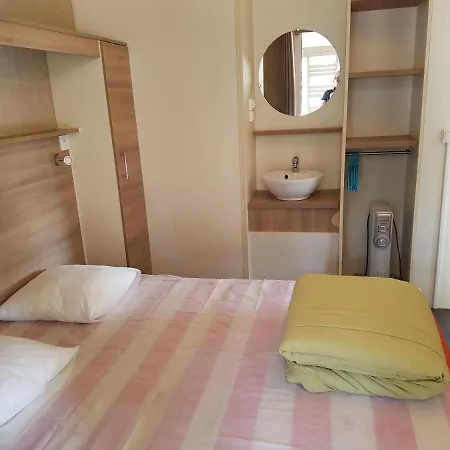 אתר קמפינג Chalet Le Genevrier *